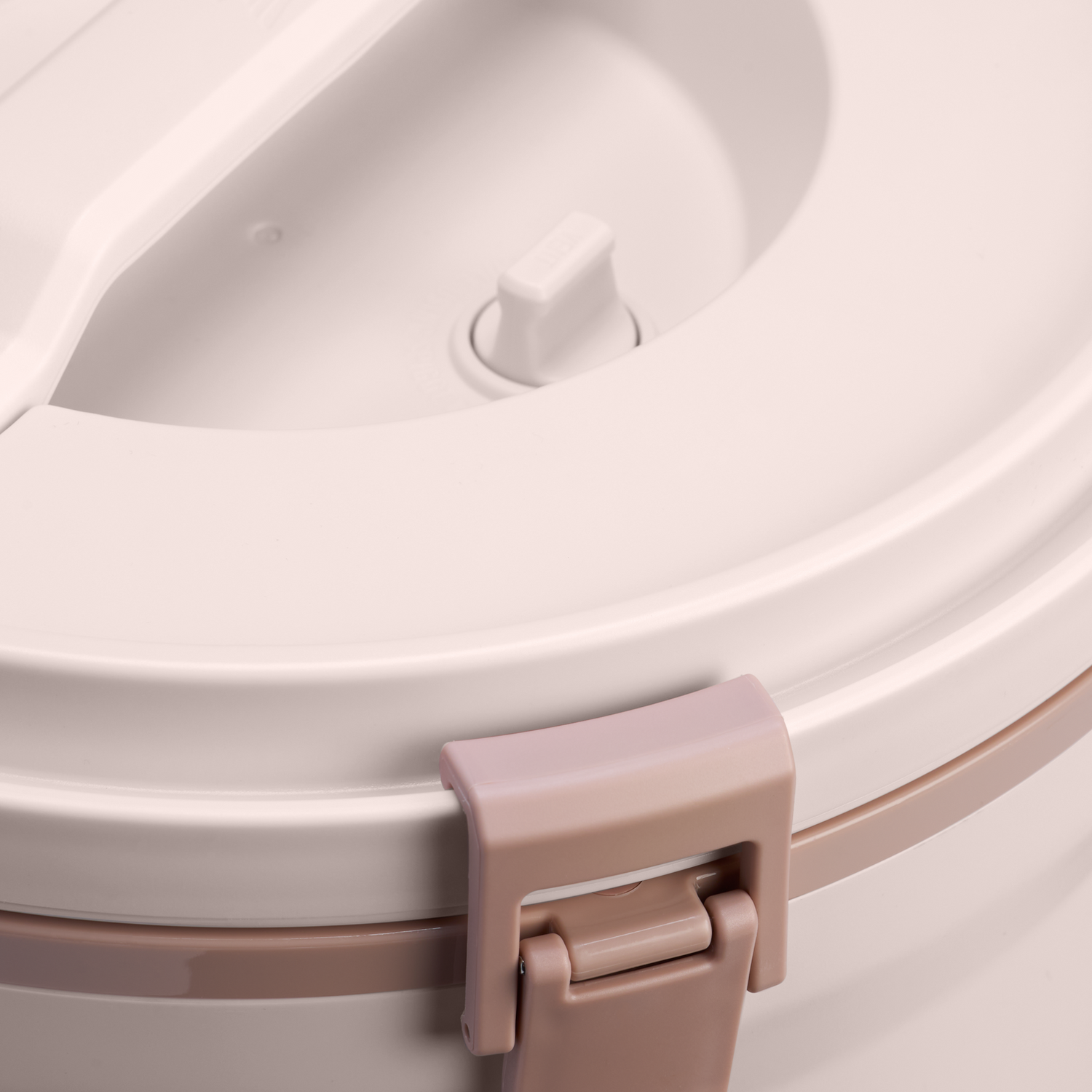 Stanley 1913 Adventure Fast Flow Water Jug 2G in Rose Quartz | Lid Detailed View