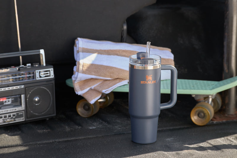 Stanley 1913 The Quencher H2.0 Flowstate™ Tumbler 40 OZ in Black 2.0 | View 3